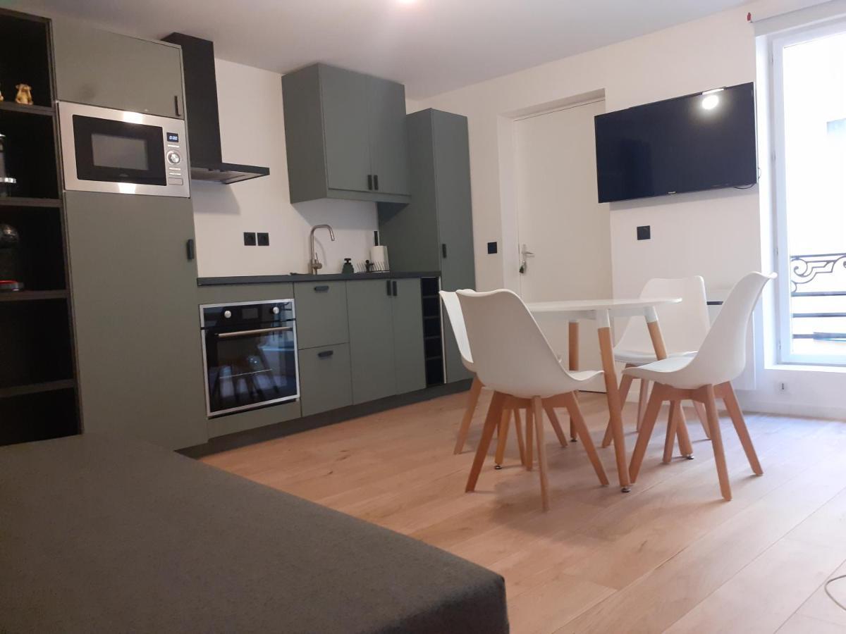 Saint-Germain-En-Laye: Grand Studio En Centre Ville A 2 Minutes Du Rer Екстериор снимка