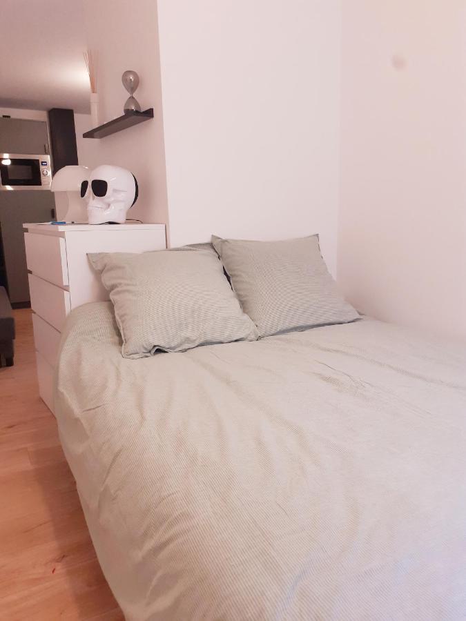 Saint-Germain-En-Laye: Grand Studio En Centre Ville A 2 Minutes Du Rer Екстериор снимка